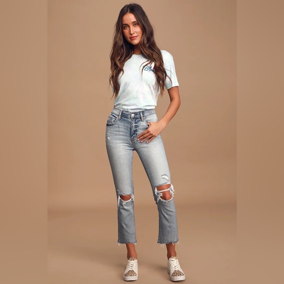 NWT Lulu’s Daze Denim Shy Girl Light Wash Distressed High Waist Crop Fla… - Picture 3 of 8